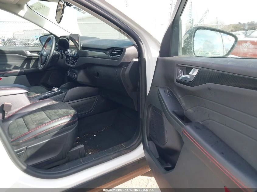 Ford Escape 2.0L I-4 DI, DOHC, VVT, TURBO, 250HP All Wheel | Mobile.bg � ����������� 12
