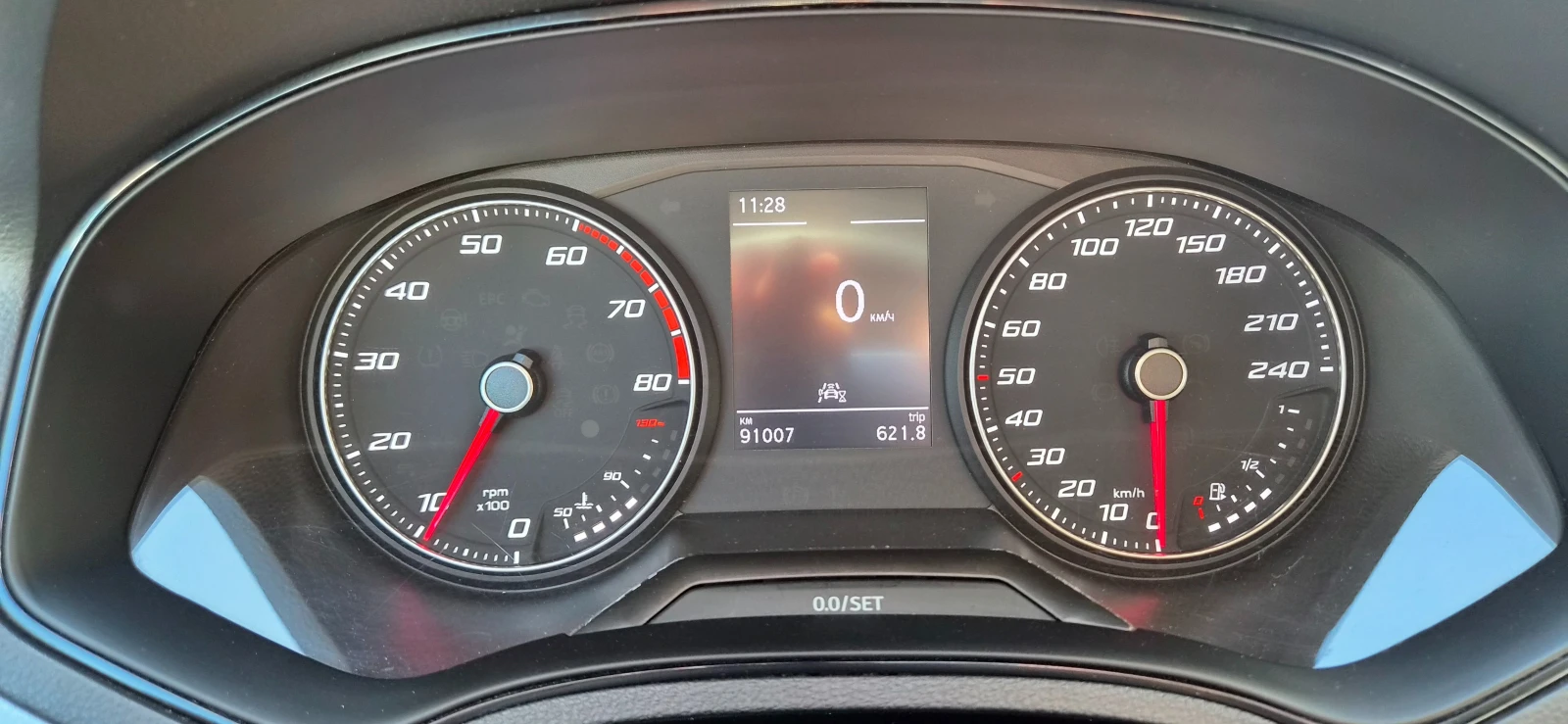 Seat Arona 91000km. , снимка 11 - Автомобили и джипове - 53785059