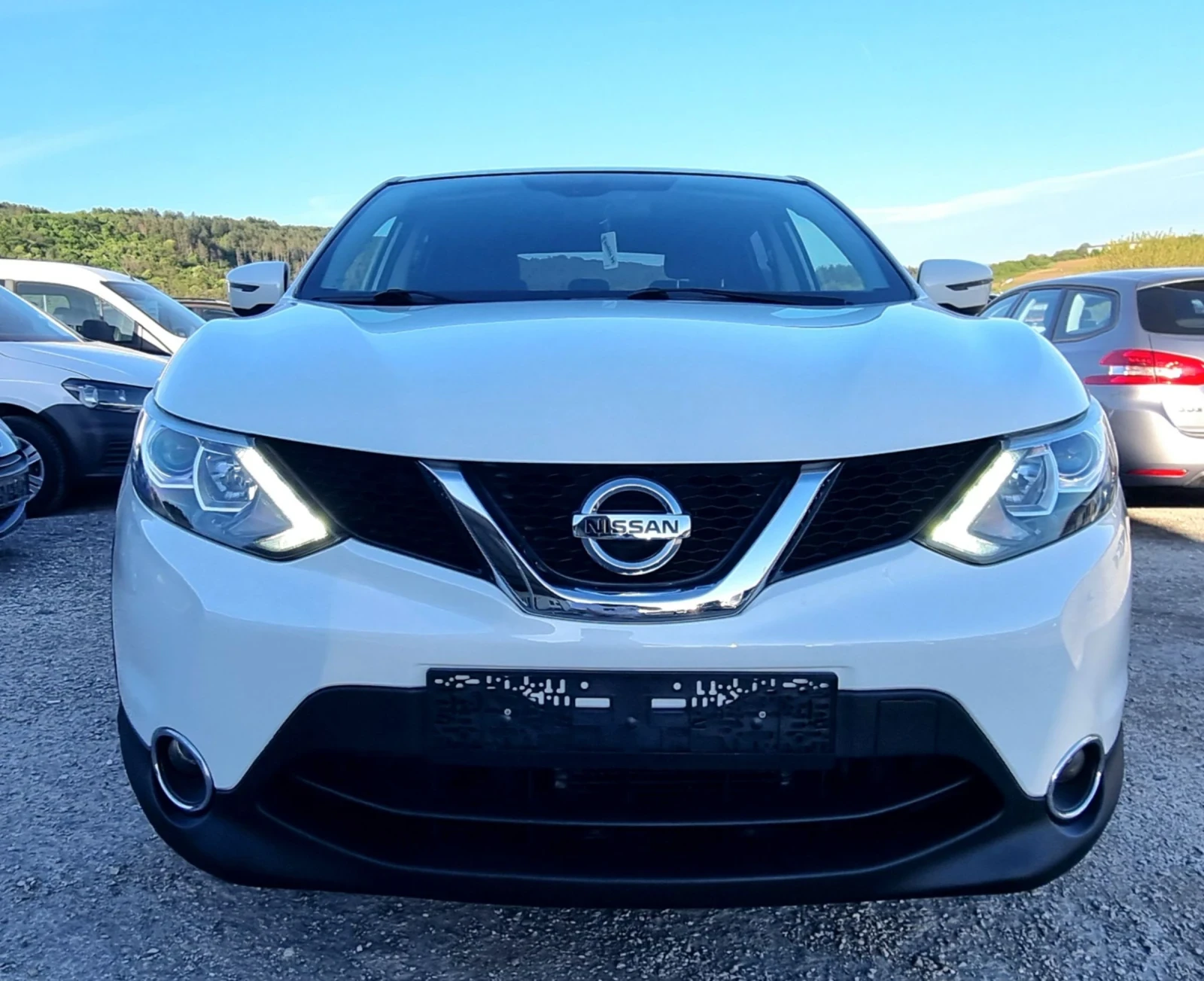 Nissan Qashqai 1.6dci Automatic, снимка 2 - Автомобили и джипове - 54357052