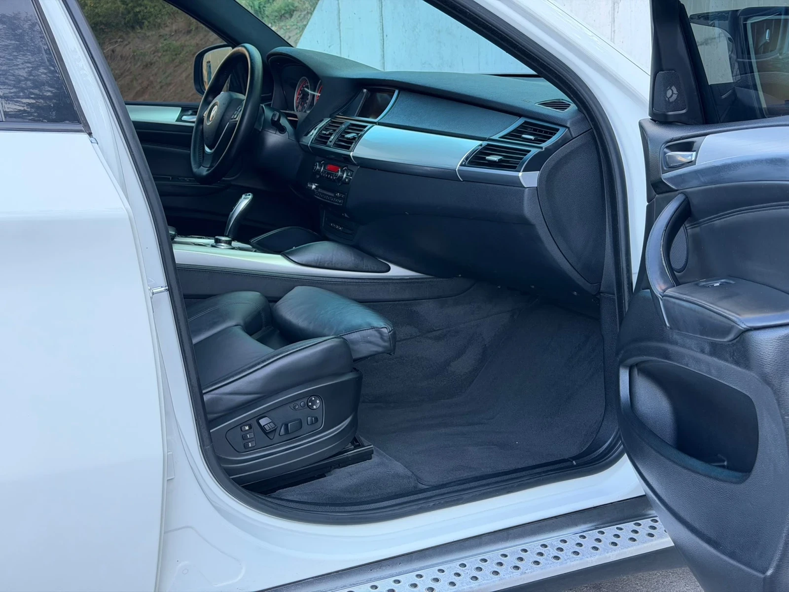 BMW X6 3.5d* 286hp* Вакуум* Подгрев* Key-less* Камера* , снимка 13 - Автомобили и джипове - 55753239