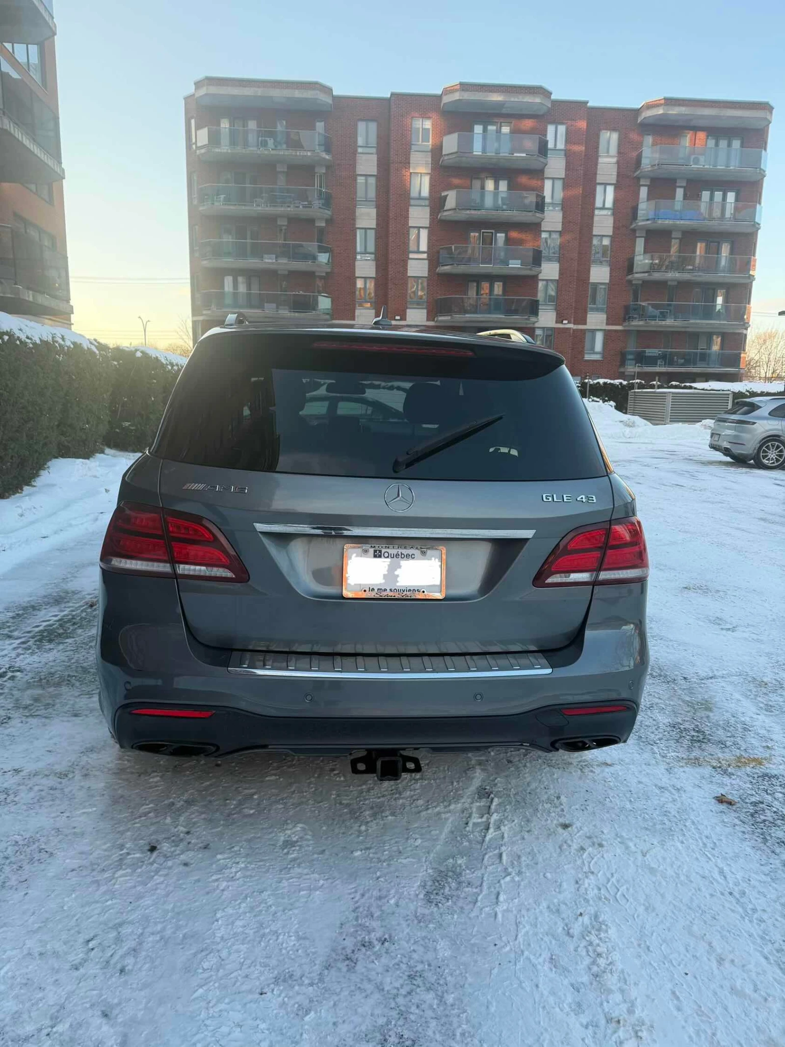 Mercedes-Benz GLE 43 AMG * CARFAX * ОПЦИЯ ЗА ФИНАНСИРАНЕ, снимка 4 - Автомобили и джипове - 55830612