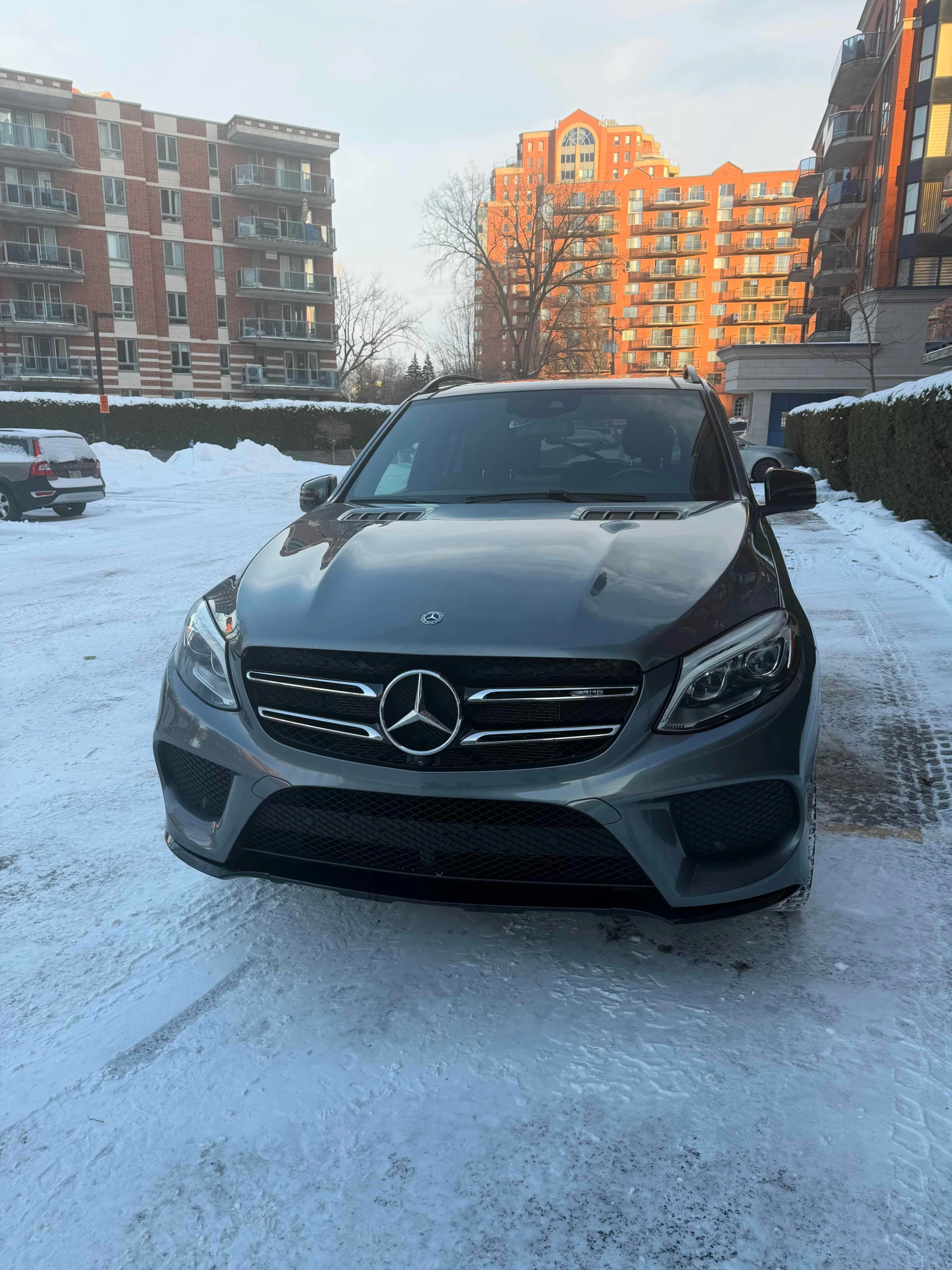 Mercedes-Benz GLE 43 AMG * CARFAX * ОПЦИЯ ЗА ФИНАНСИРАНЕ, снимка 14 - Автомобили и джипове - 55830612