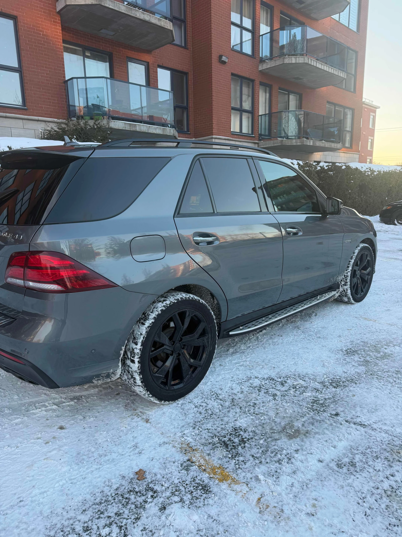 Mercedes-Benz GLE 43 AMG * CARFAX * ОПЦИЯ ЗА ФИНАНСИРАНЕ, снимка 3 - Автомобили и джипове - 55830612