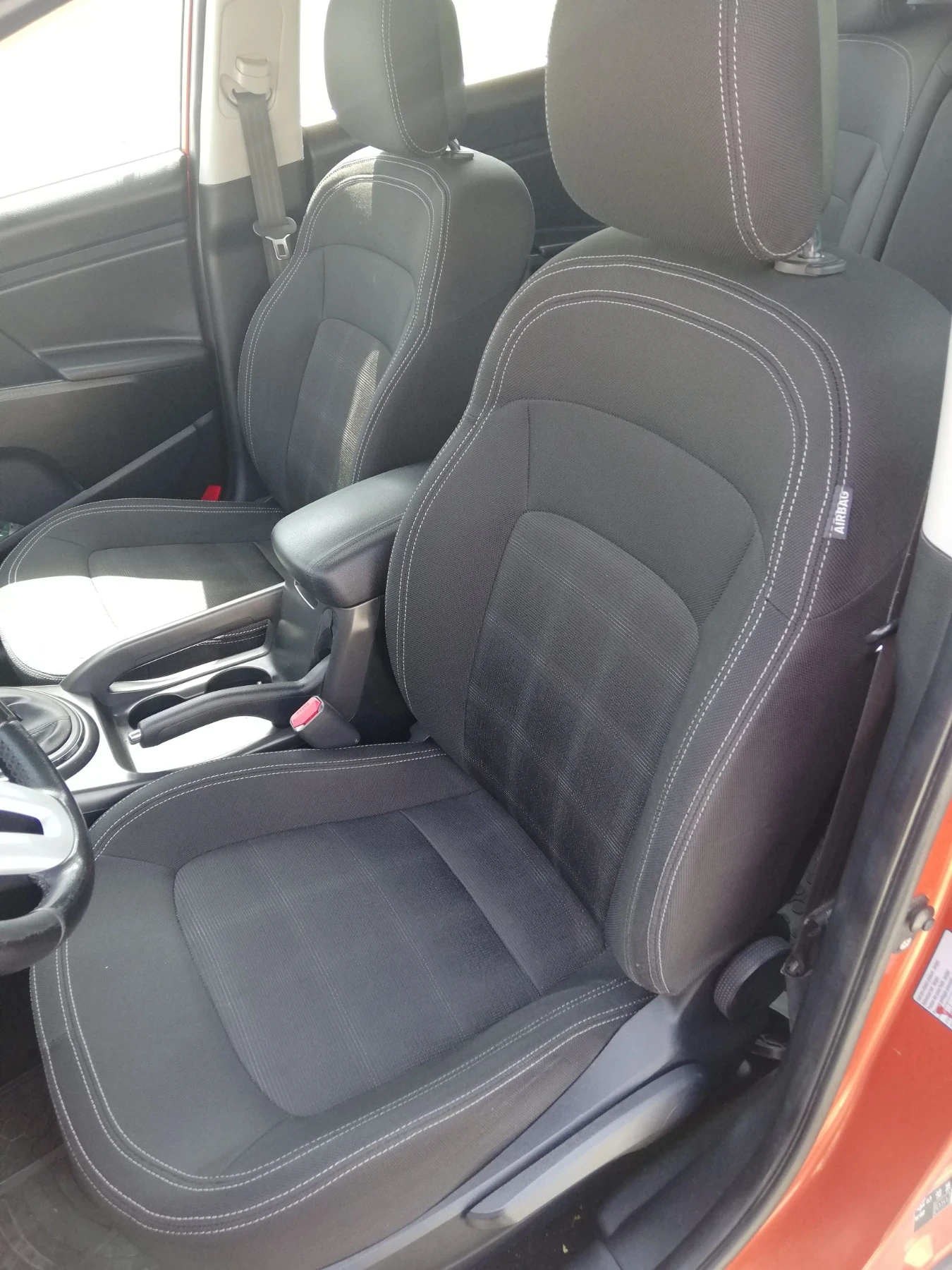 Kia Sportage 2.0 D 136 к. с. УНИКАТ , снимка 8 - Автомобили и джипове - 55943507