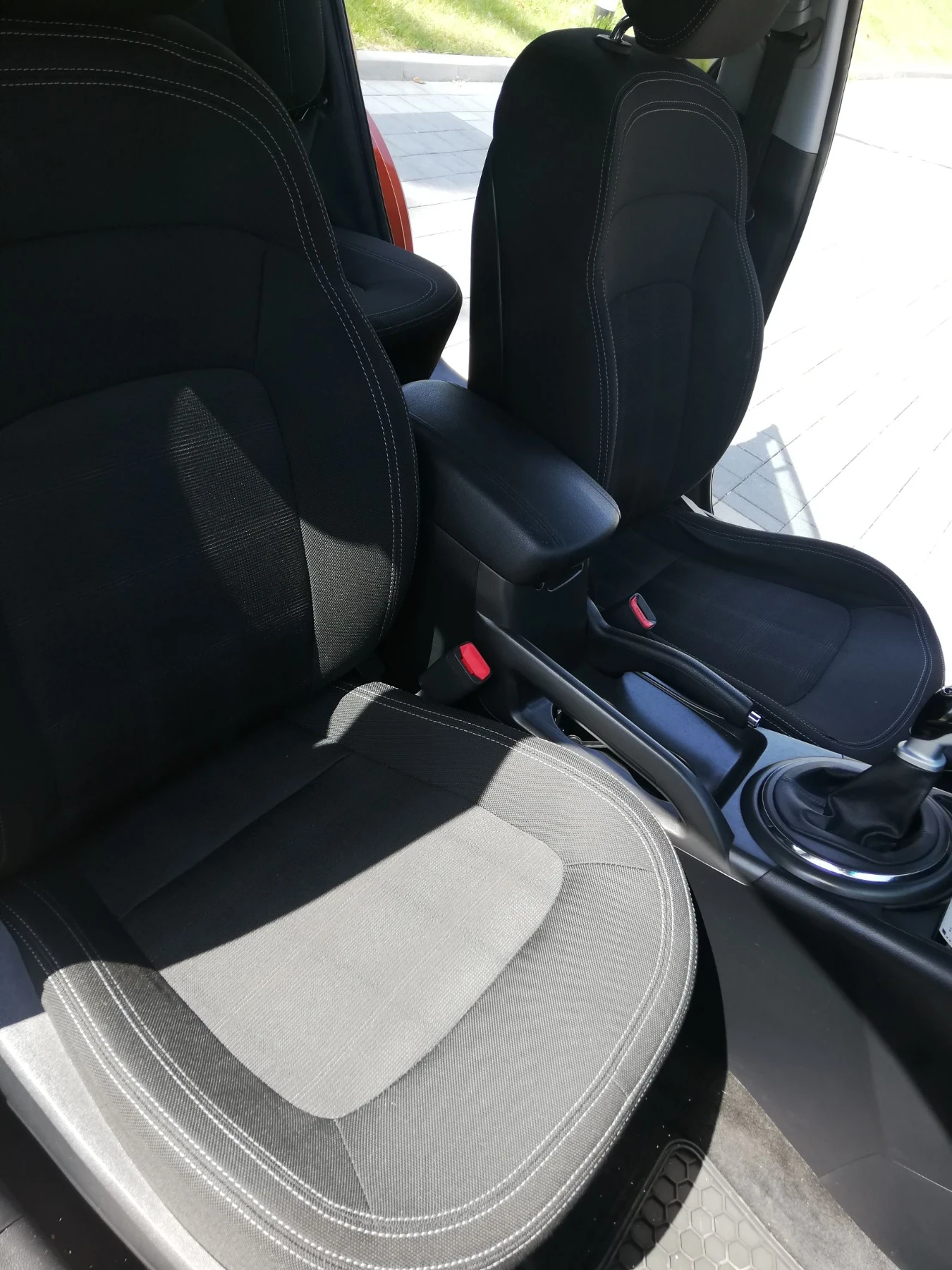 Kia Sportage 2.0 D 136 к. с. УНИКАТ , снимка 13 - Автомобили и джипове - 55943507