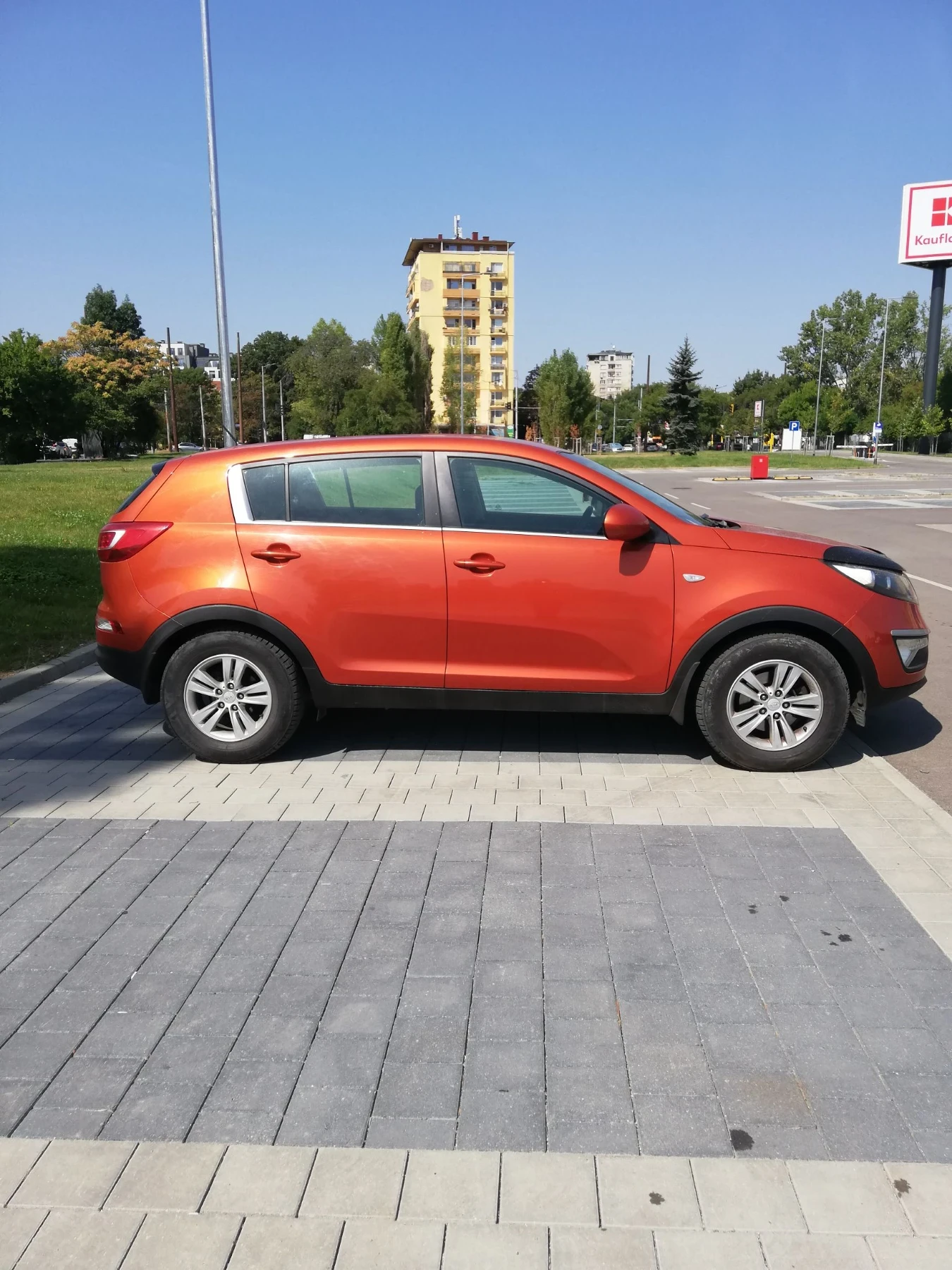 Kia Sportage 2.0 D 136 к. с. УНИКАТ , снимка 4 - Автомобили и джипове - 55943507