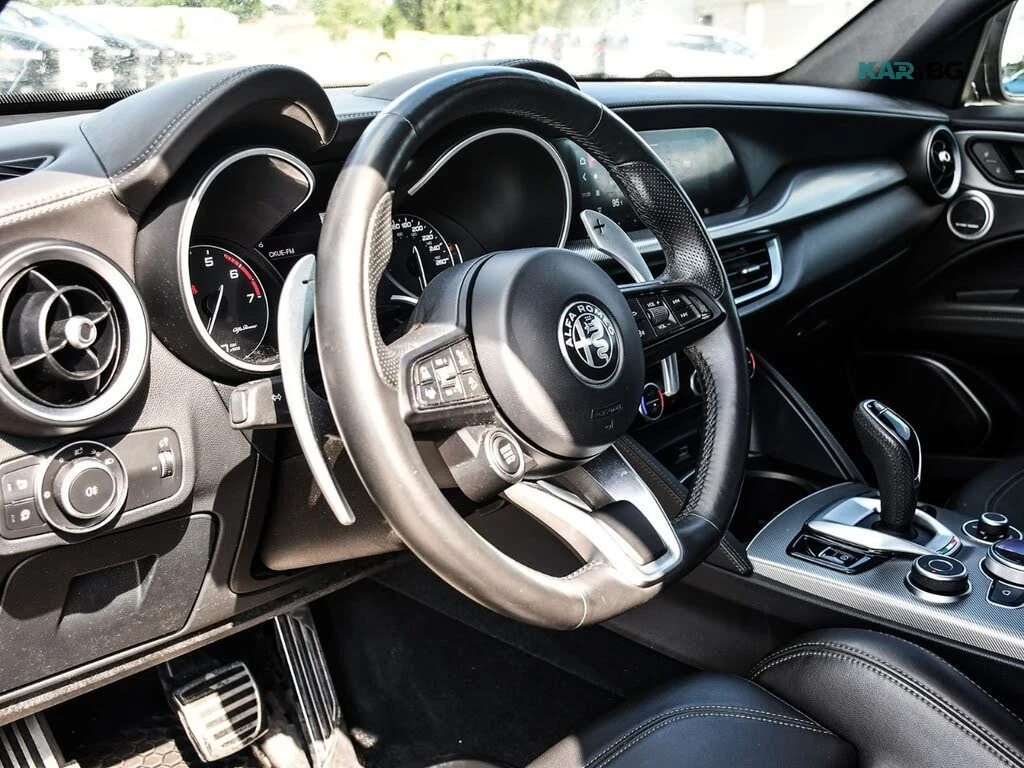 Alfa Romeo Stelvio Harman/Kardon * Ti Sport * АвтоКредит (ЦЕНА ДО БГ), снимка 11 - Автомобили и джипове - 56134965