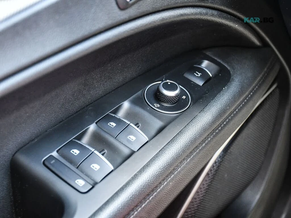 Alfa Romeo Stelvio Harman/Kardon * Ti Sport * АвтоКредит (ЦЕНА ДО БГ), снимка 9 - Автомобили и джипове - 56134965