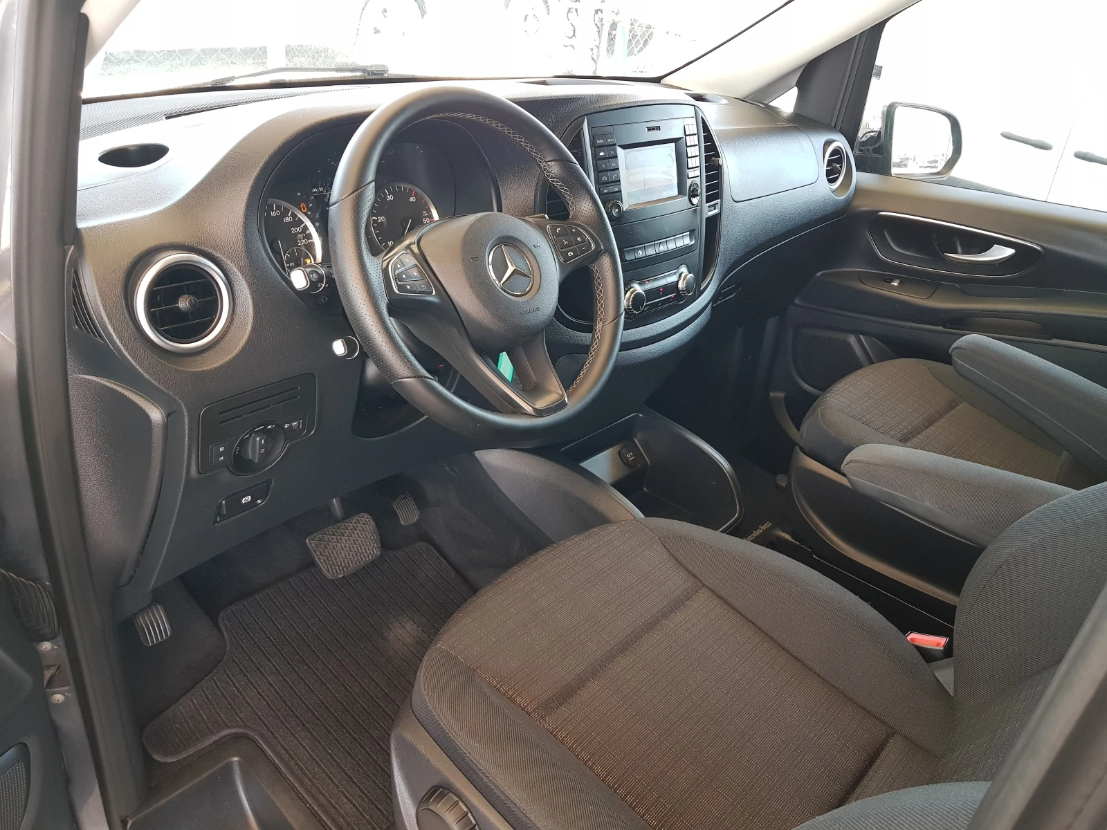 Mercedes-Benz Vito Extra Long Premium 7+ 1 места ЛИЗИНГ, снимка 9 - Бусове и автобуси - 55644015