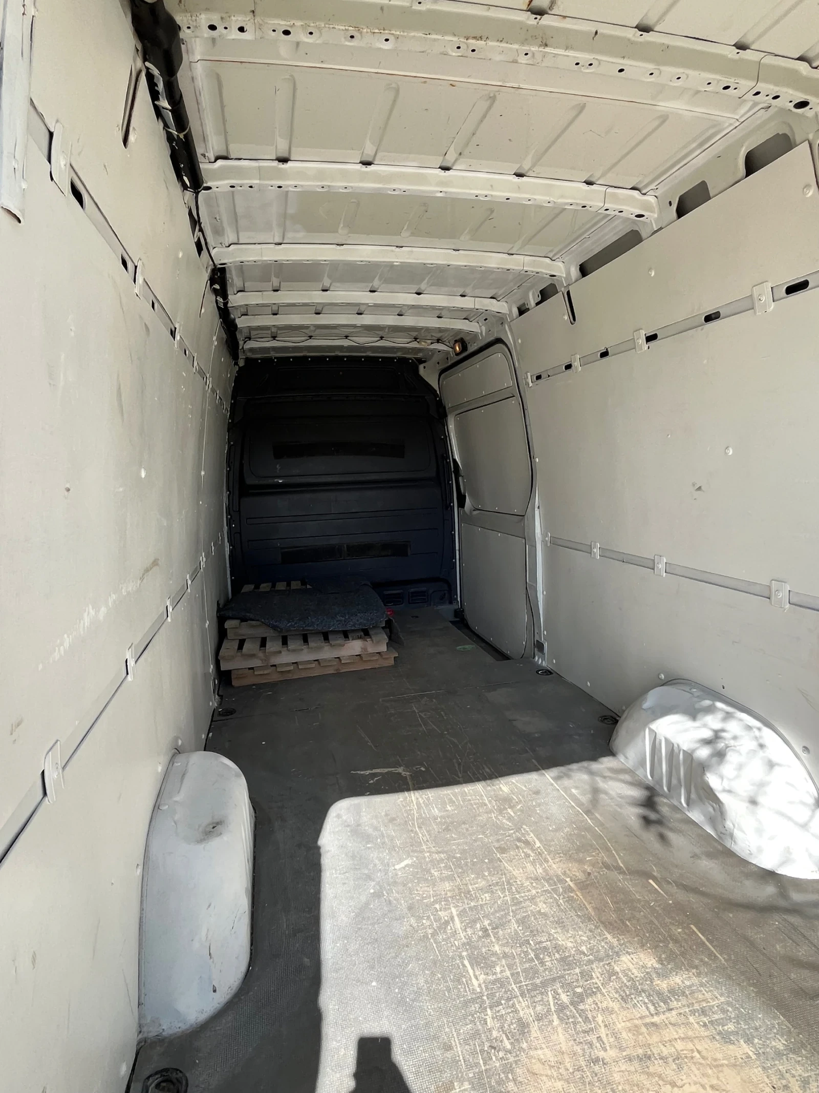 VW Crafter, снимка 9 - Бусове и автобуси - 56336097