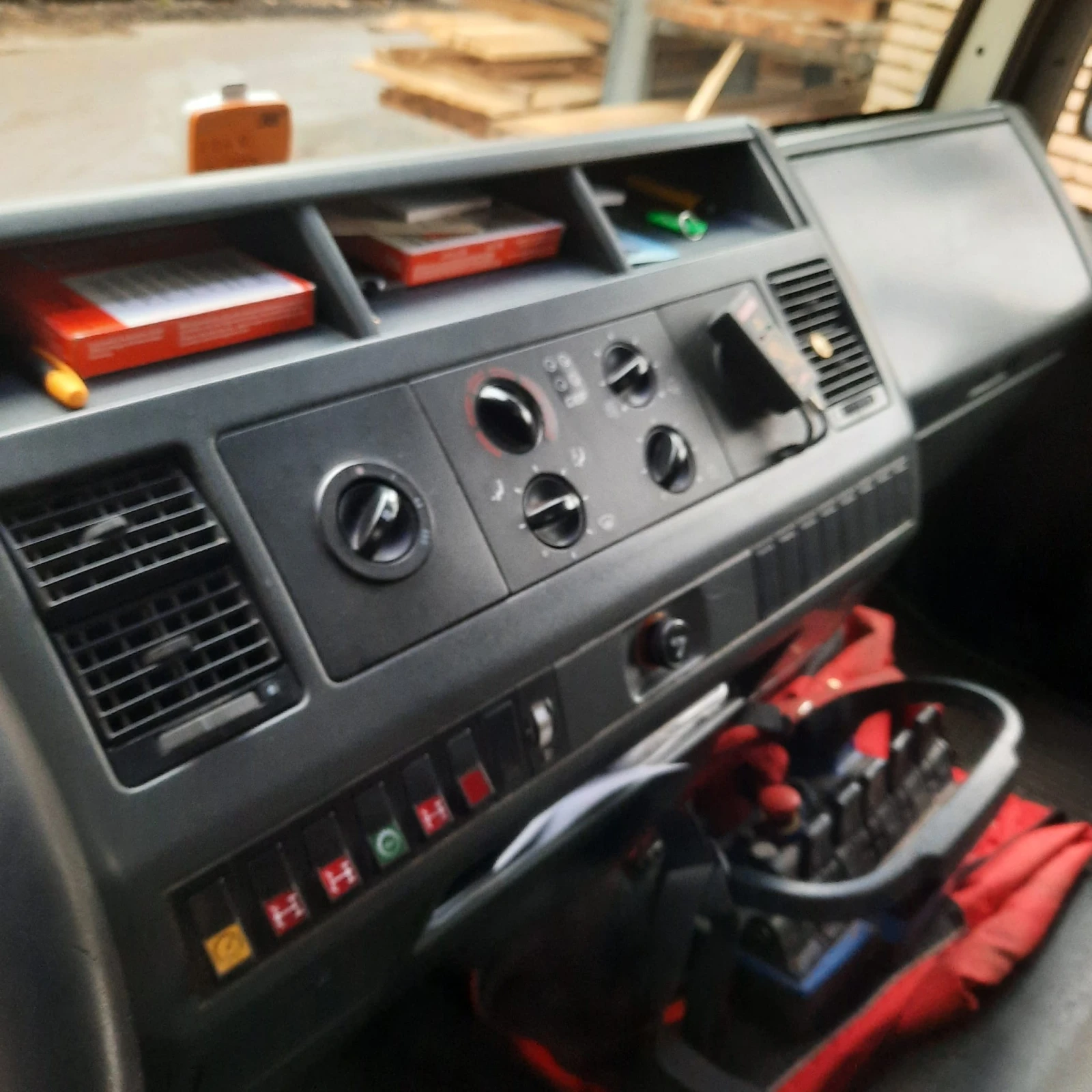 Man 18.272 4х4 Кран Fassi 120 - изображение 4