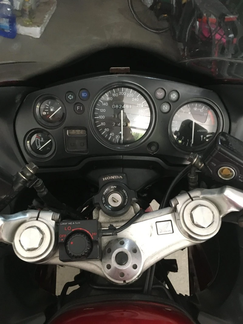 Honda Cbr 1100 XX, снимка 8 - Мотоциклети и мототехника - 49148625