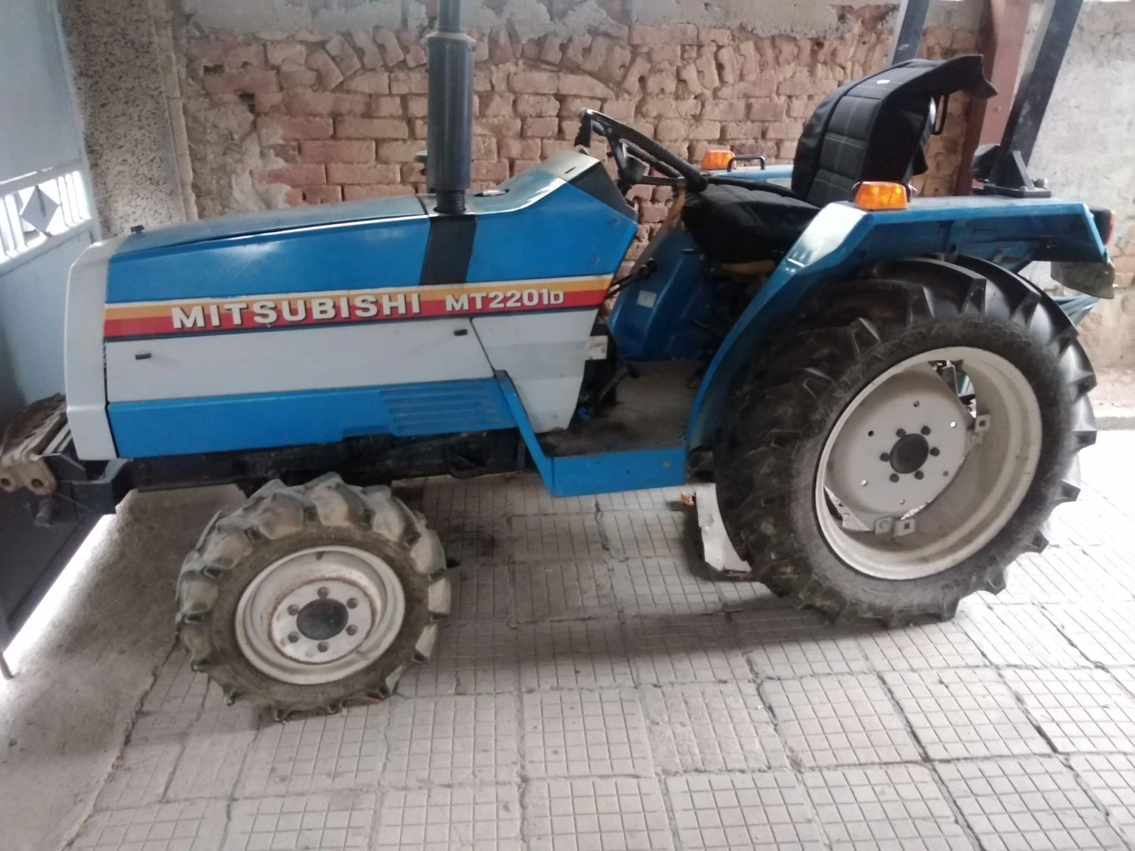 ������� Mitsubishi 2201D | Mobile.bg � ����������� 1