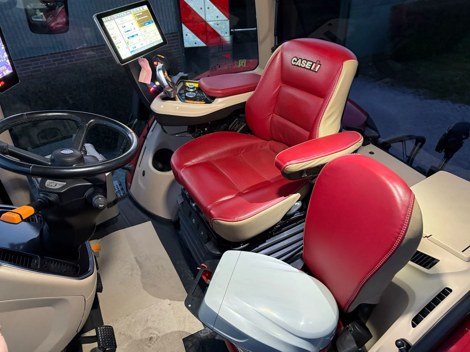 Трактор CASE IH MAGNUM 400 ROWTRAC - изображение 6
