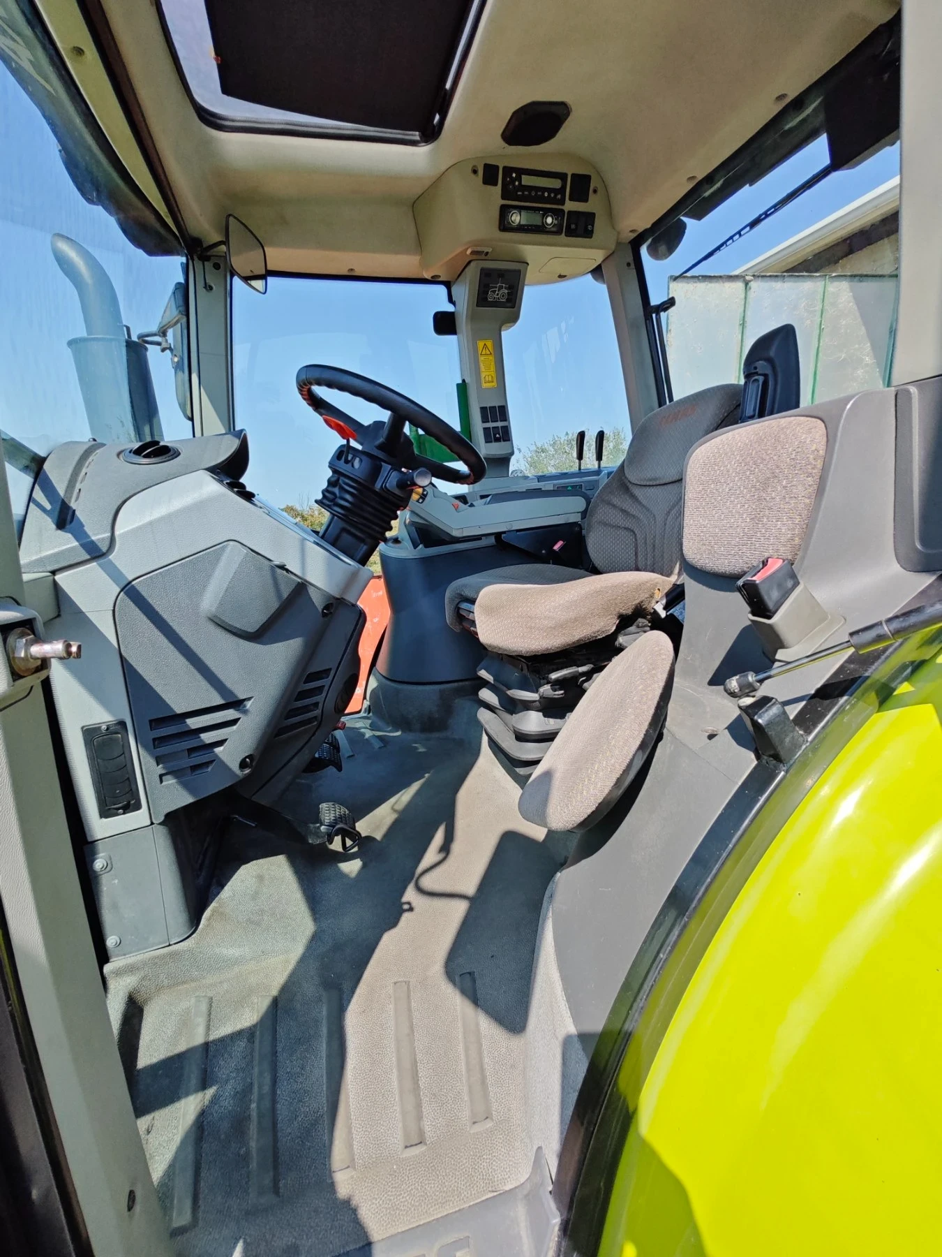 Трактор Claas AXION 850, снимка 8 - Селскостопанска техника - 55816549