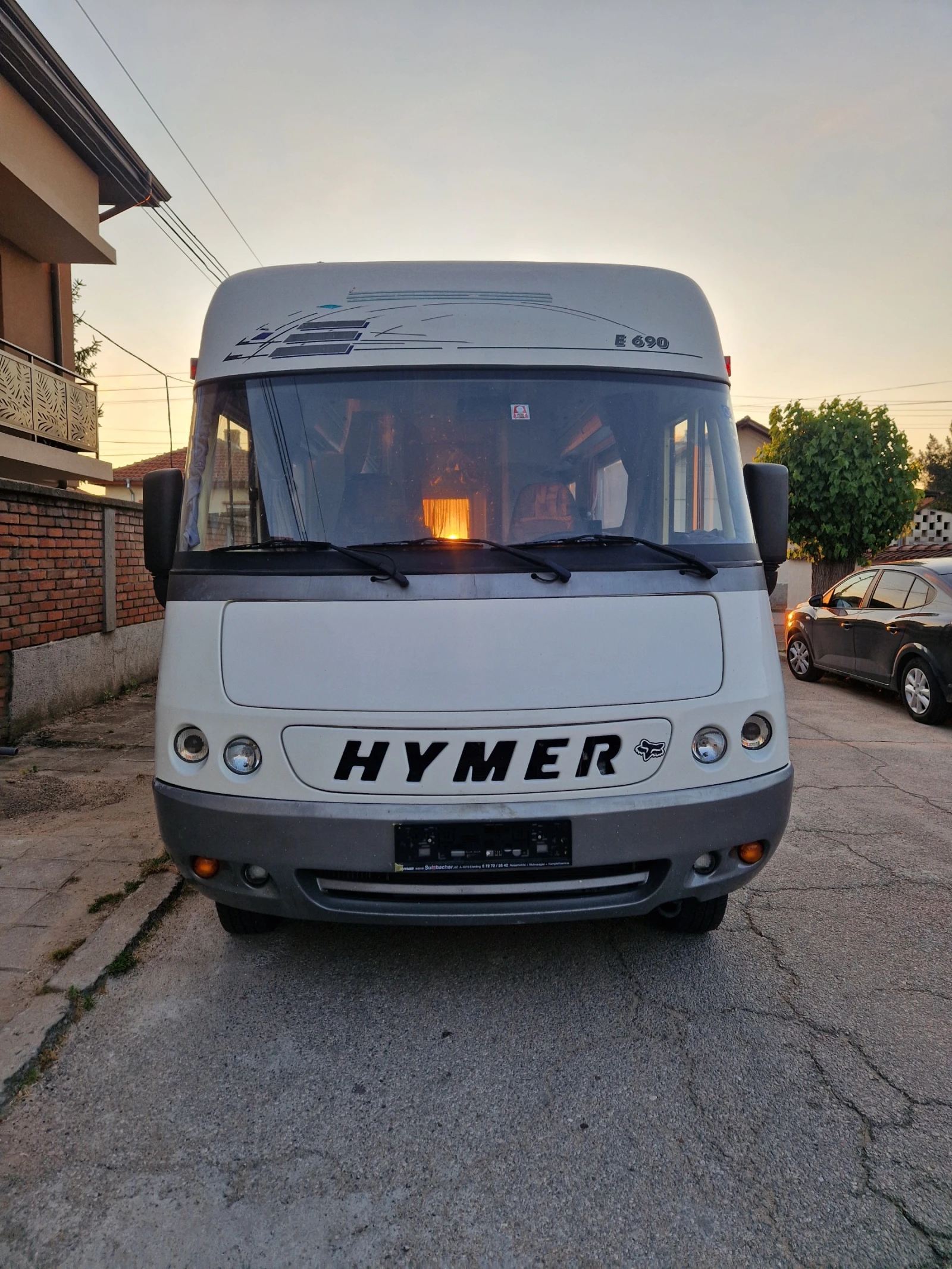 Кемпер HYMER / ERIBA, снимка 2 - Каравани и кемпери - 54975685