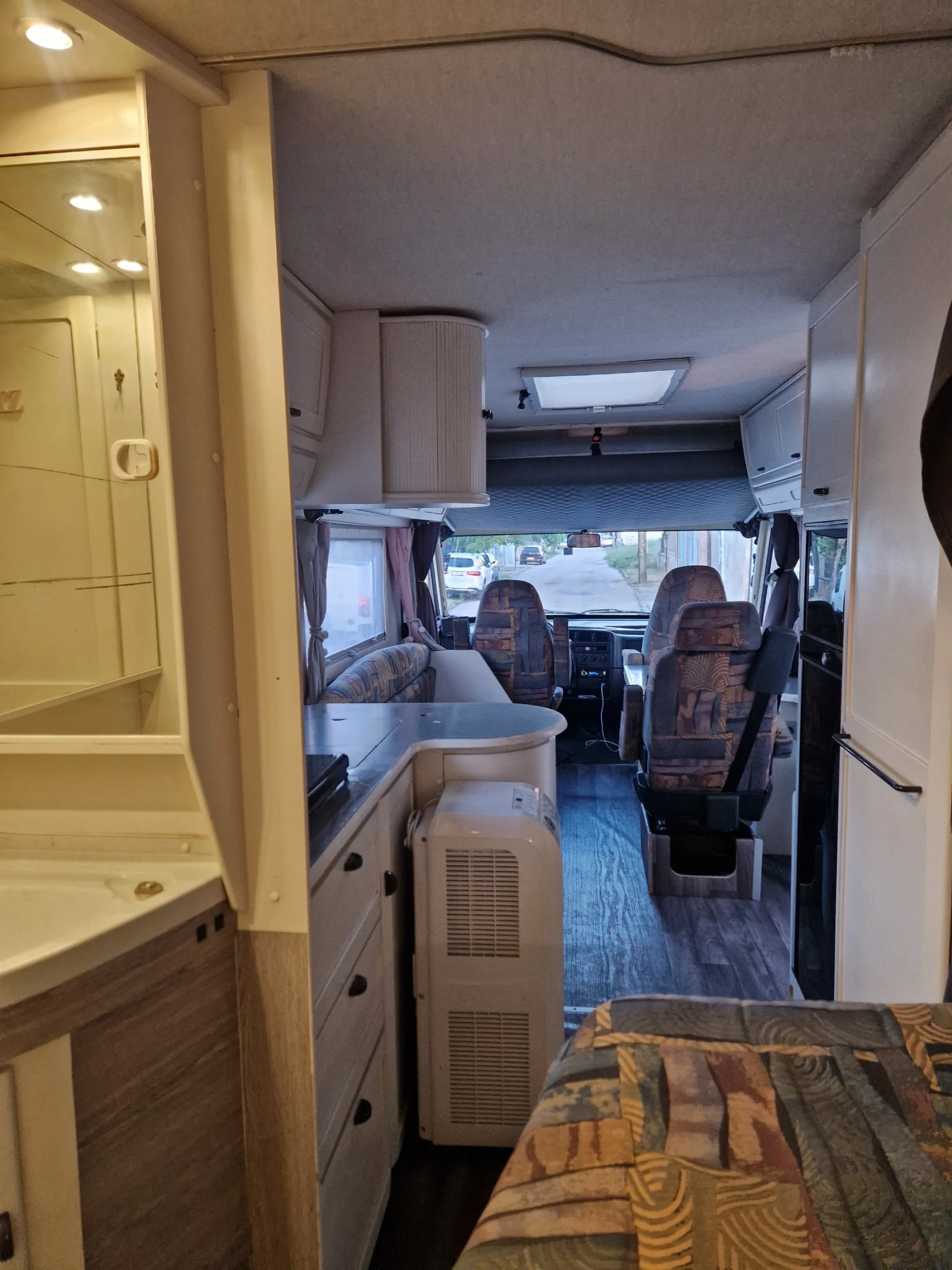 Кемпер HYMER / ERIBA, снимка 8 - Каравани и кемпери - 54975685