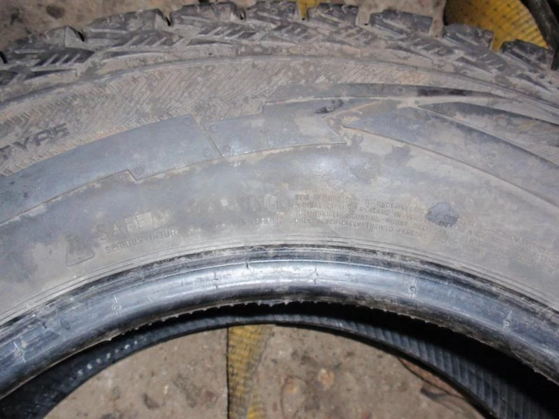 Гуми Всесезонни 215/65R16, снимка 7 - Гуми и джанти - 6312467