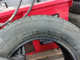 Гуми Всесезонни 235/65R16, снимка 4 - Гуми и джанти - 44669915