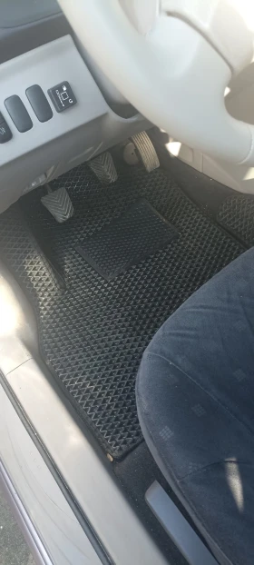 Mitsubishi Grandis 2.4i, снимка 5