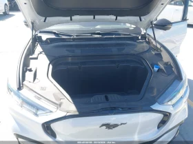 Ford Mustang Mach-E Premium AWD, снимка 9