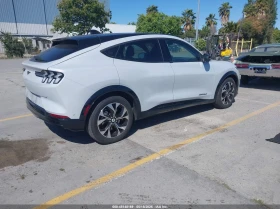 Ford Mustang Mach-E Premium AWD, снимка 4