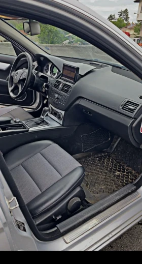 Mercedes-Benz C 320, снимка 5
