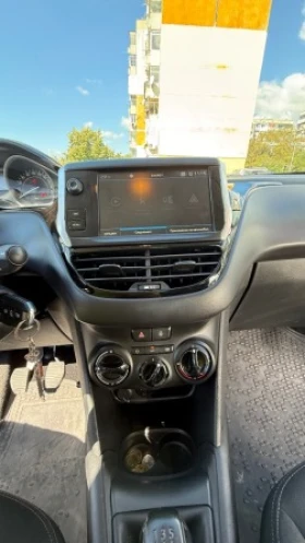 Peugeot 208 1.6 HDI, снимка 15 - Автомобили и джипове - 56348598