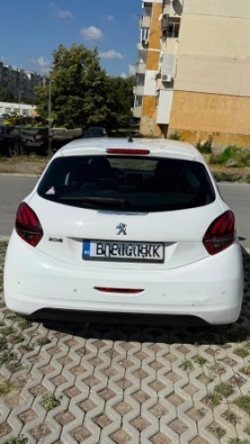 Peugeot 208 1.6 HDI, снимка 9 - Автомобили и джипове - 56348598