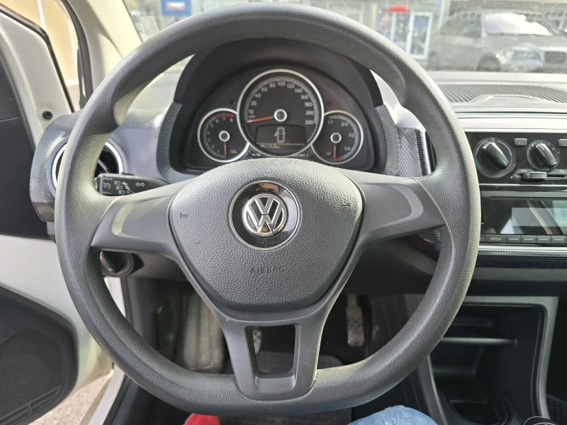 VW Up 1.0 # ПЪРВИ СОБСТВЕНИК, снимка 6 - Автомобили и джипове - 44163269