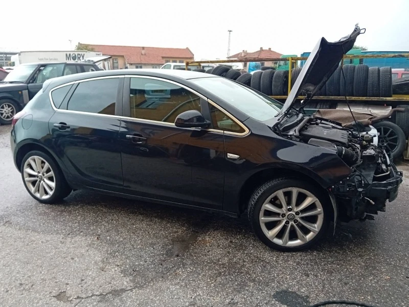 Opel Astra 2.0 cdti, снимка 6 - Автомобили и джипове - 45824535