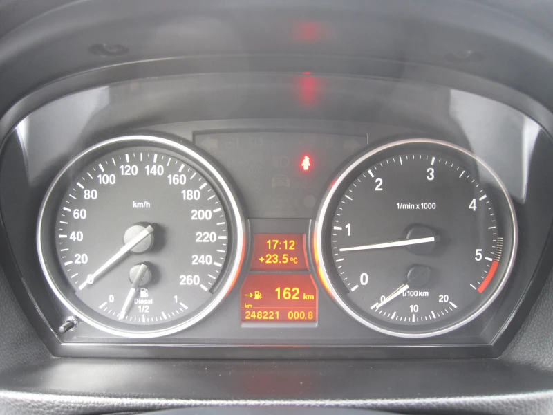 BMW 325 3, 0-TDI, Кожа, NAVI, снимка 9 - Автомобили и джипове - 47279012