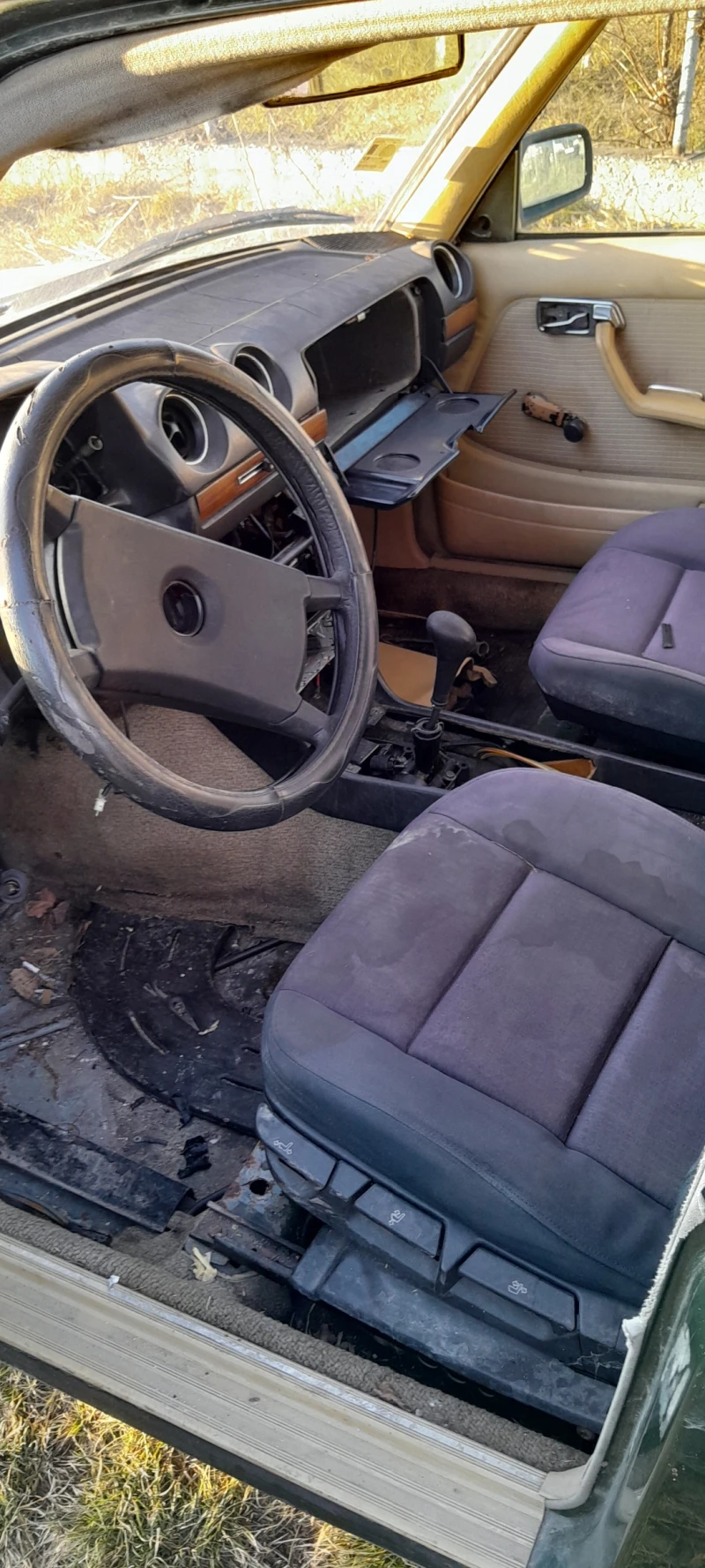 Mercedes-Benz 123 2.0 БЕЗ ДОКУМЕНТИ , снимка 14 - Автомобили и джипове - 48620066