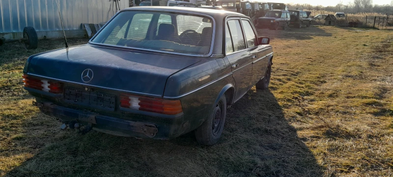 Mercedes-Benz 123 2.0 БЕЗ ДОКУМЕНТИ , снимка 3 - Автомобили и джипове - 48620066