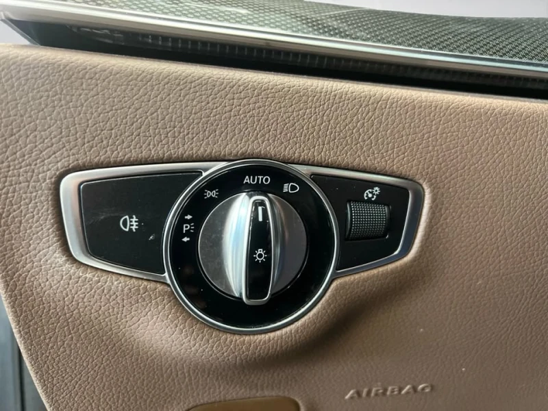 Mercedes-Benz E 400 * CARFAX * БЕЗ ПЪРВОНАЧАЛНА ВНОСКА, снимка 16 - Автомобили и джипове - 53177669