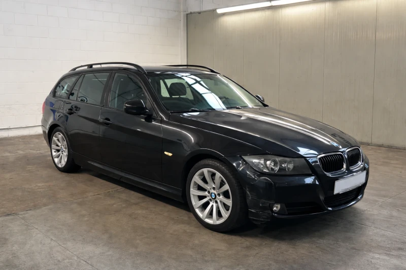 BMW 320 FACE LIFT, снимка 3 - Автомобили и джипове - 53421576