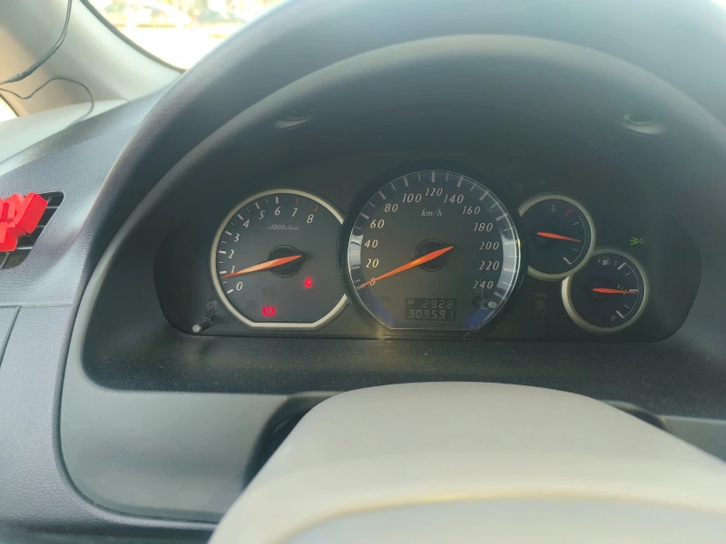 Mitsubishi Grandis 2.4i, снимка 13 - Автомобили и джипове - 53477405