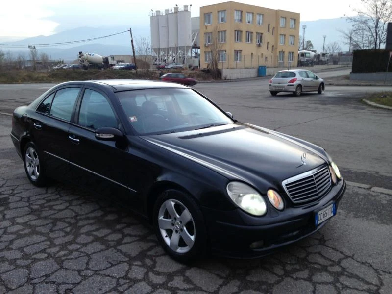 Mercedes-Benz E 270 CDI/ИЗГОДНИ ЦЕНИ, снимка 4 - Автомобили и джипове - 23520145