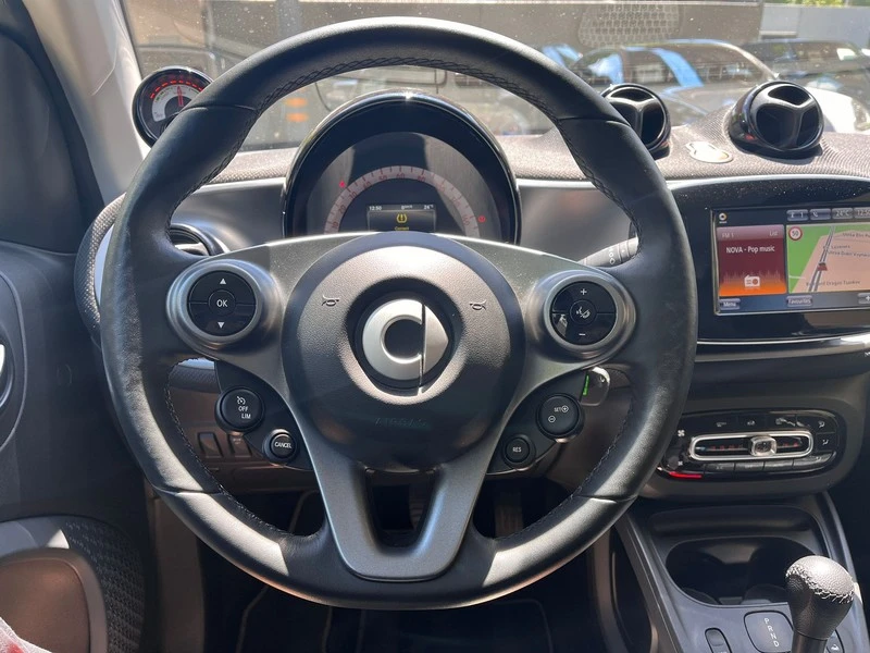 Smart Fortwo Cabrio, снимка 9 - Автомобили и джипове - 47882174