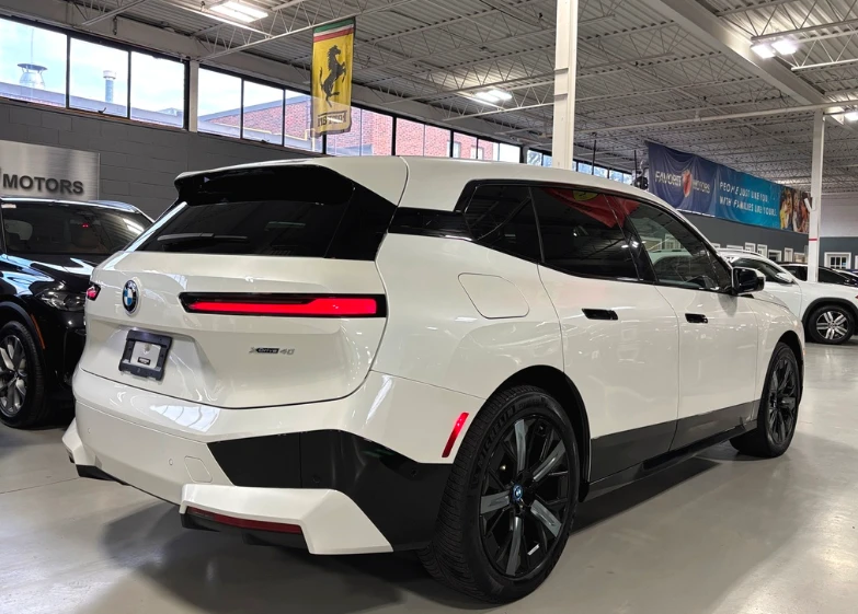 BMW iX iX xDrive40| AWD| BLUESUEDEINTERIOR| FRONTPPF| MAS, снимка 3 - Автомобили и джипове - 53198872