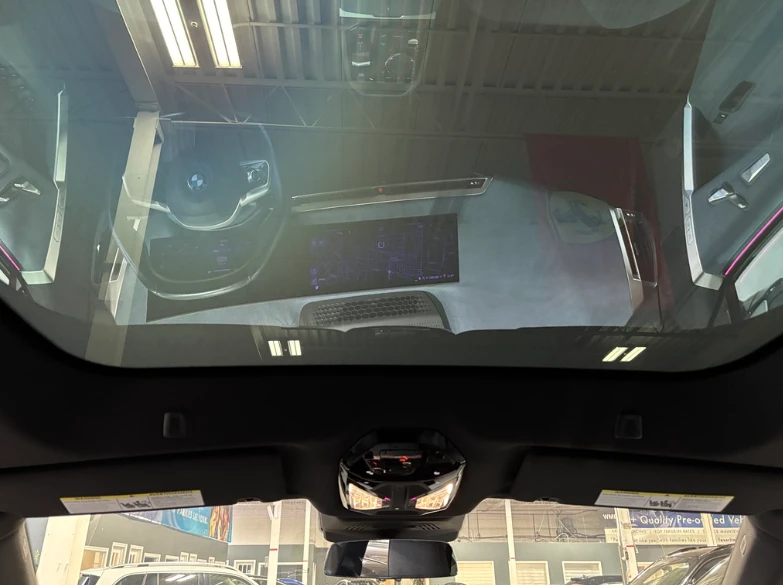 BMW iX iX xDrive40| AWD| BLUESUEDEINTERIOR| FRONTPPF| MAS, снимка 11 - Автомобили и джипове - 53198872