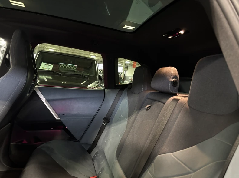 BMW iX iX xDrive40| AWD| BLUESUEDEINTERIOR| FRONTPPF| MAS, снимка 13 - Автомобили и джипове - 53198872