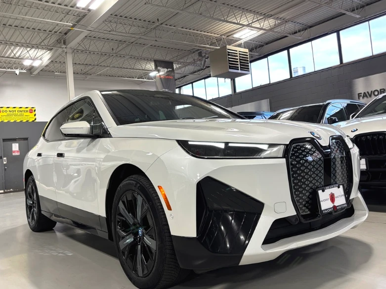 BMW iX iX xDrive40| AWD| BLUESUEDEINTERIOR| FRONTPPF| MAS, снимка 4 - Автомобили и джипове - 53198872