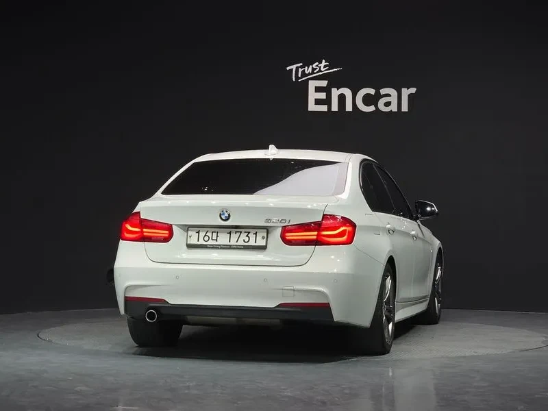 BMW 320 I M Sports, снимка 4 - Автомобили и джипове - 55830730
