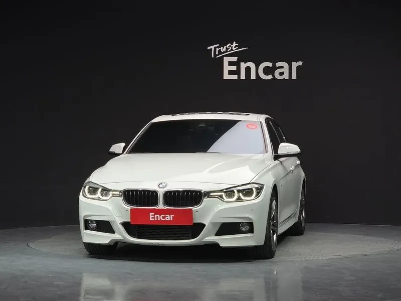 BMW 320 I M Sports, снимка 3 - Автомобили и джипове - 55830730