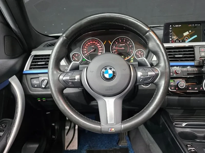 BMW 320 I M Sports, снимка 14 - Автомобили и джипове - 55830730
