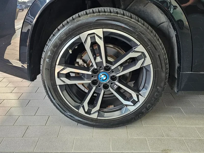 BMW iX1 xDrive 30 M Sports | Mobile.bg � ����������� 5