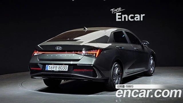 Hyundai Elantra, снимка 2 - Автомобили и джипове - 56082418
