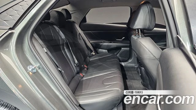 Hyundai Elantra, снимка 12 - Автомобили и джипове - 56082418