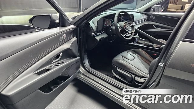 Hyundai Elantra, снимка 11 - Автомобили и джипове - 56082418
